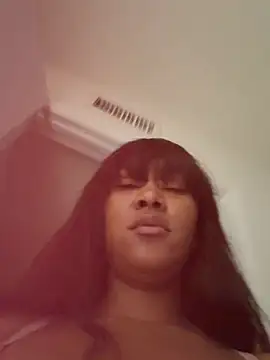 Snapshot of LuckyKhloe chatting on May 2026 10:54:02 AM LuckyKhloe online show from May 2026 10:54:02 AM