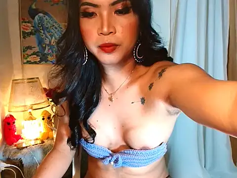 Snapshot of Gwensweetcum chatting on February 2026 11:32:02 PM Gwensweetcum online show from February 2026 11:32:02 PM