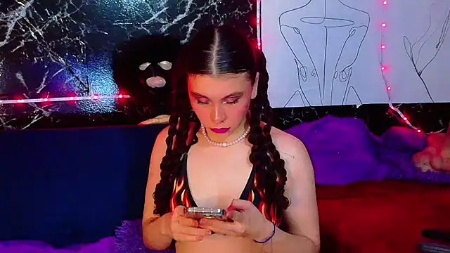 Snapshot of CristalRose chatting on June 2026 08:47:02 PM CristalRose online show from June 2026 08:47:02 PM