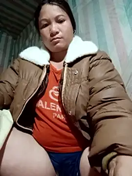 Love-Mama33 online show from February 2026 11:33:01 PM