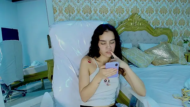 JessB  online show from October 2025 06:29:02 PM