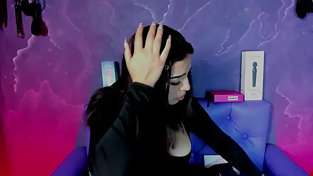 Lili milk20 online show from October 2025 07:38:02 PM