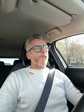 Axl hot online show from March 2026 03:34:02 PM