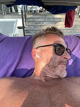 Snapshot of Axl_hot chatting on June 2026 05:39:02 PM Axl hot online show from June 2026 05:39:02 PM