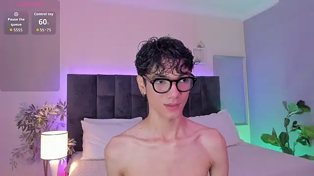 Phillicious   online show from December 2025 12:16:01 AM