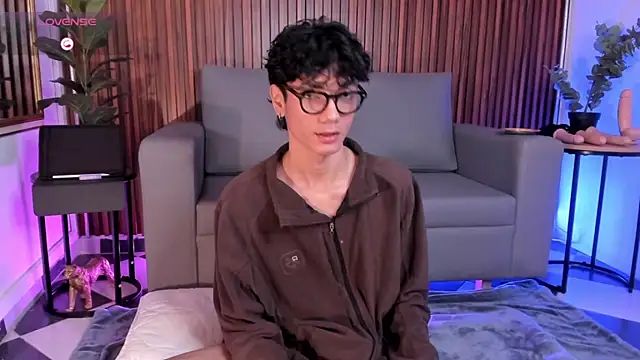 Phillicious   online show from February 2026 11:38:02 PM