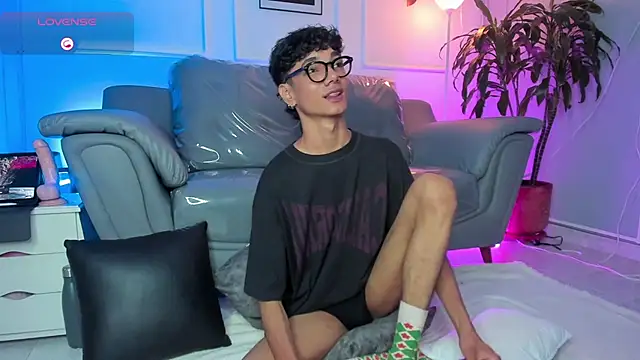 Phillicious   online show from March 2026 06:13:02 AM