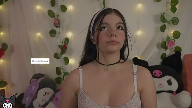 Snapshot of cutee_andrea chatting on June 2026 02:45:02 AM cutee andrea online show from June 2026 02:45:02 AM