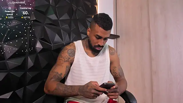 OstinDaniels online show from November 2025 10:37:01 PM