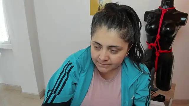 TifanyAmazinng online show from September 2025 12:18:02 PM