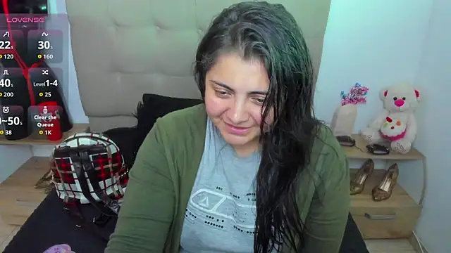 TifanyAmazinng online show from November 2025 12:26:01 PM