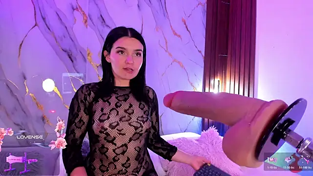 alicecute77 online show from April 2026 07:58:02 PM