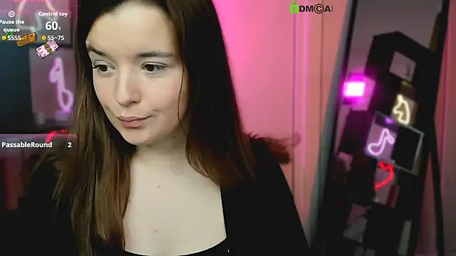 nika-still online show from November 2025 02:28:02 PM