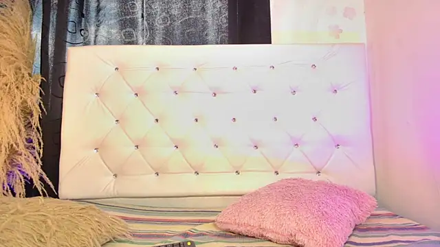 Snapshot of tatixxxvega chatting on April 2026 05:54:01 PM tatixxxvega online show from April 2026 05:54:01 PM