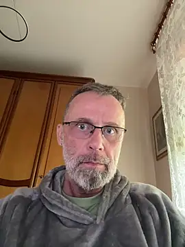 Snapshot of Lynceus chatting on May 2026 09:15:01 AM Lynceus online show from May 2026 09:15:01 AM