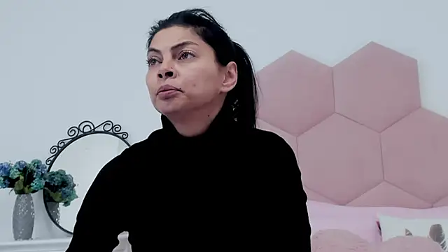 Snapshot of LadyLiia chatting on February 2025 05:13:02 AM LadyLiia online show from February 2025 05:13:02 AM