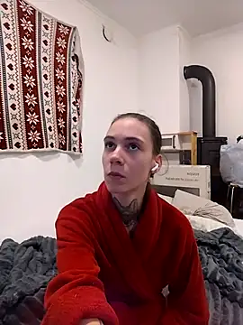 HoneySquirrel online show from October 2025 07:14:02 PM