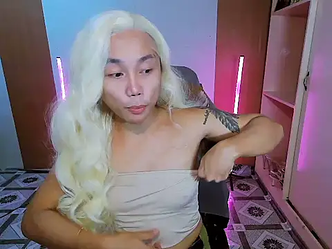 YourNikkieXxx online show from February 2026 01:20:02 PM