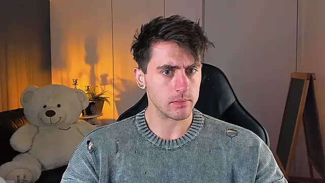 Oscar Miller  online show from November 2025 09:06:02 PM