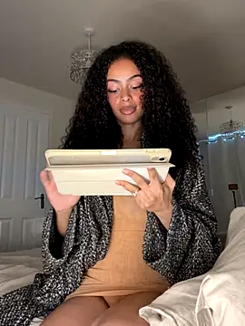 yasmingarcia online show from October 2025 11:03:01 AM