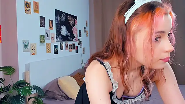 Snapshot of VedaSchulz chatting on February 2026 06:53:02 PM VedaSchulz online show from February 2026 06:53:02 PM