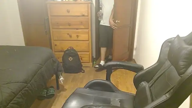 Snapshot of Breadwinnah chatting on October 2025 07:27:02 AM Breadwinnah online show from October 2025 07:27:02 AM