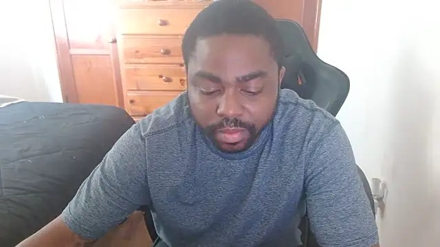 Snapshot of Breadwinnah chatting on October 2025 09:31:02 PM Breadwinnah online show from October 2025 09:31:02 PM