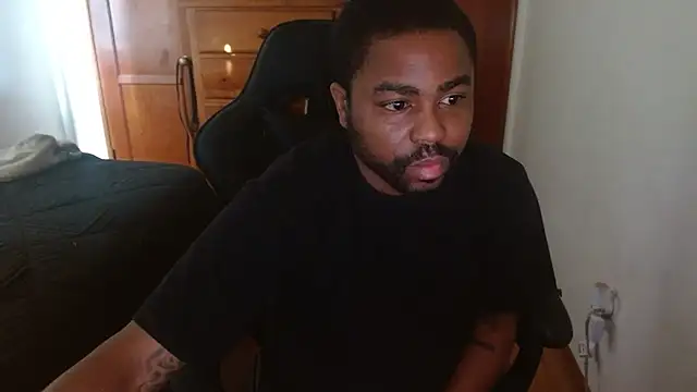 Snapshot of Breadwinnah chatting on October 2025 04:42:02 PM Breadwinnah online show from October 2025 04:42:02 PM