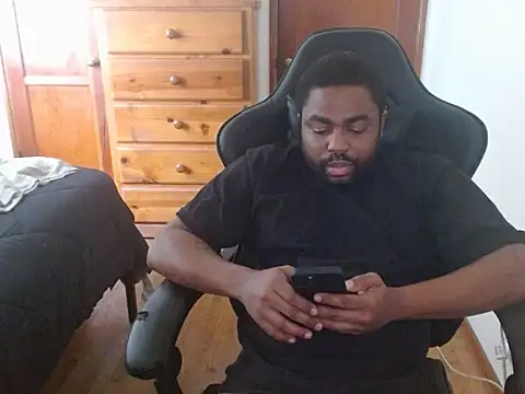 Snapshot of Breadwinnah chatting on November 2025 08:30:01 PM Breadwinnah online show from November 2025 08:30:01 PM