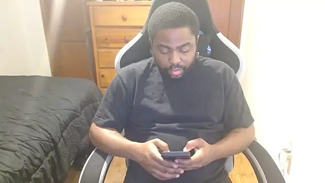 Snapshot of Breadwinnah chatting on November 2025 07:36:02 AM Breadwinnah online show from November 2025 07:36:02 AM