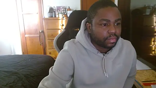 Snapshot of Breadwinnah chatting on December 2025 04:46:02 PM Breadwinnah online show from December 2025 04:46:02 PM