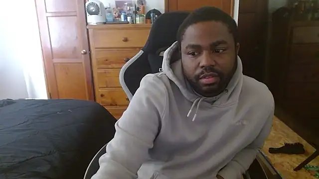 Snapshot of Breadwinnah chatting on January 2026 08:32:01 PM Breadwinnah online show from January 2026 08:32:01 PM