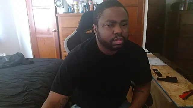 Snapshot of Breadwinnah chatting on February 2026 10:26:02 PM Breadwinnah online show from February 2026 10:26:02 PM