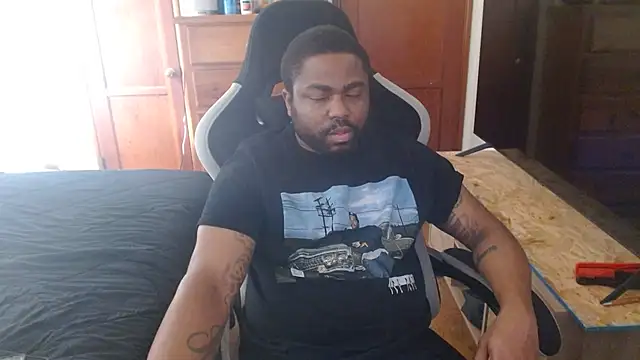 Snapshot of Breadwinnah chatting on February 2026 06:28:02 PM Breadwinnah online show from February 2026 06:28:02 PM