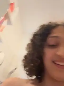 Snapshot of DreamThickCouple chatting on October 2025 09:55:02 PM DreamThickCouple online show from October 2025 09:55:02 PM