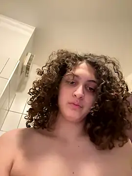 Snapshot of DreamThickCouple chatting on January 2026 10:56:02 PM DreamThickCouple online show from January 2026 10:56:02 PM