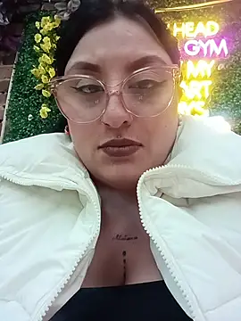 megan fox5 online show from December 2025 10:04:02 PM