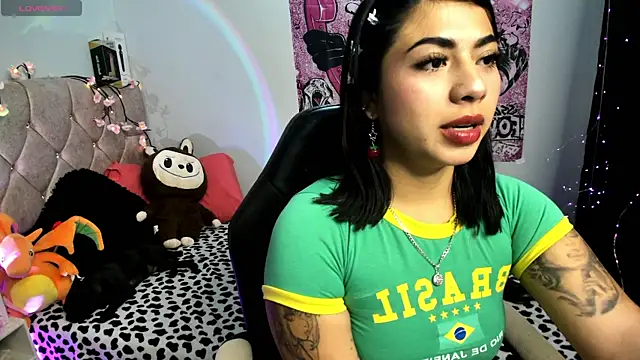 charlotte queen1320 online show from July 2026 04:49:01 AM