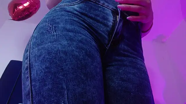 Annie switt online show from April 2026 04:45:01 AM