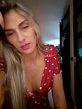 Snapshot of Melody1600 chatting on September 2025 07:58:02 PM Melody1600 online show from September 2025 07:58:02 PM