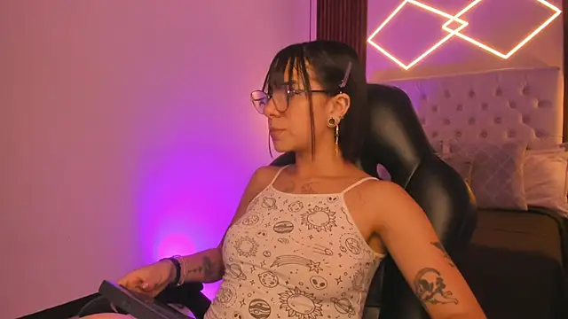 ZamabyCrucie online show from February 2026 07:56:02 PM