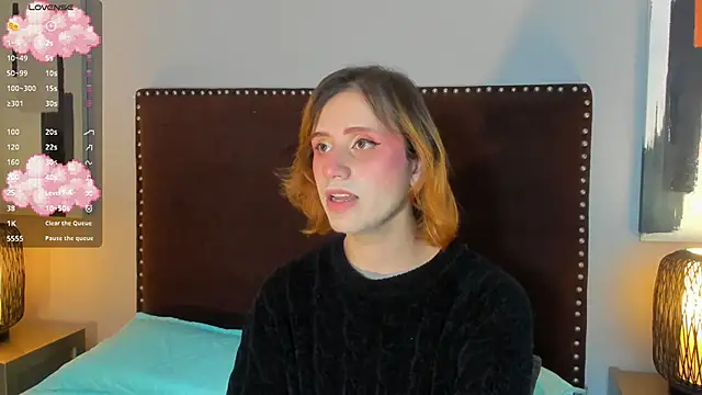 Snapshot of seraphine_star chatting on February 2026 12:01:01 AM seraphine star online show from February 2026 12:01:01 AM