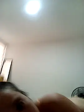 Snapshot of Thaniasandoval chatting on October 2025 08:22:01 PM Thaniasandoval online show from October 2025 08:22:01 PM