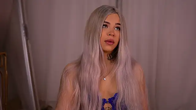 NickyBenz online show from October 2025 05:53:01 PM