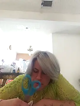 toomuchofafreak online show from October 2025 01:29:01 PM