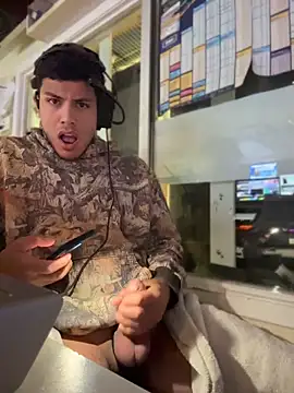 Snapshot of StrokingDaddy4 chatting on April 2026 10:33:01 AM StrokingDaddy4 online show from April 2026 10:33:01 AM