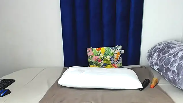 Pinkdollyg online show from November 2025 08:52:02 PM