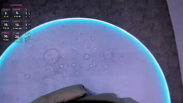 ReinaChloe online show from November 2025 04:03:01 PM