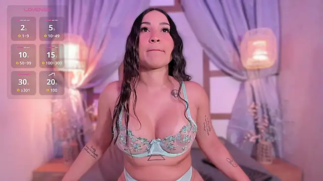 ReinaChloe online show from March 2026 10:54:01 AM