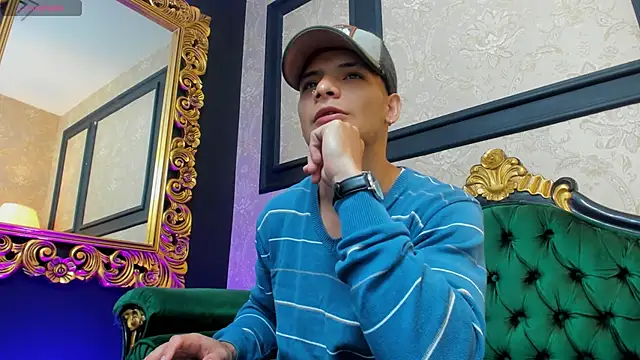 AlessandroKiing online show from September 2025 01:54:01 PM